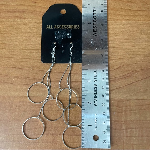 ‼️ CIRCLE DANGLY EARRINGS - Picture 5 of 5